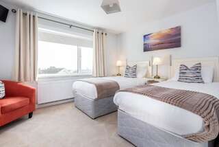 Отели типа «постель и завтрак» Summerfield Lodge B&B Йол Стандартный двухместный номер с 2 отдельными кроватями и видом на море-4