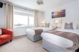 Отели типа «постель и завтрак» Summerfield Lodge B&B Йол Стандартный двухместный номер с 2 отдельными кроватями и видом на море-5